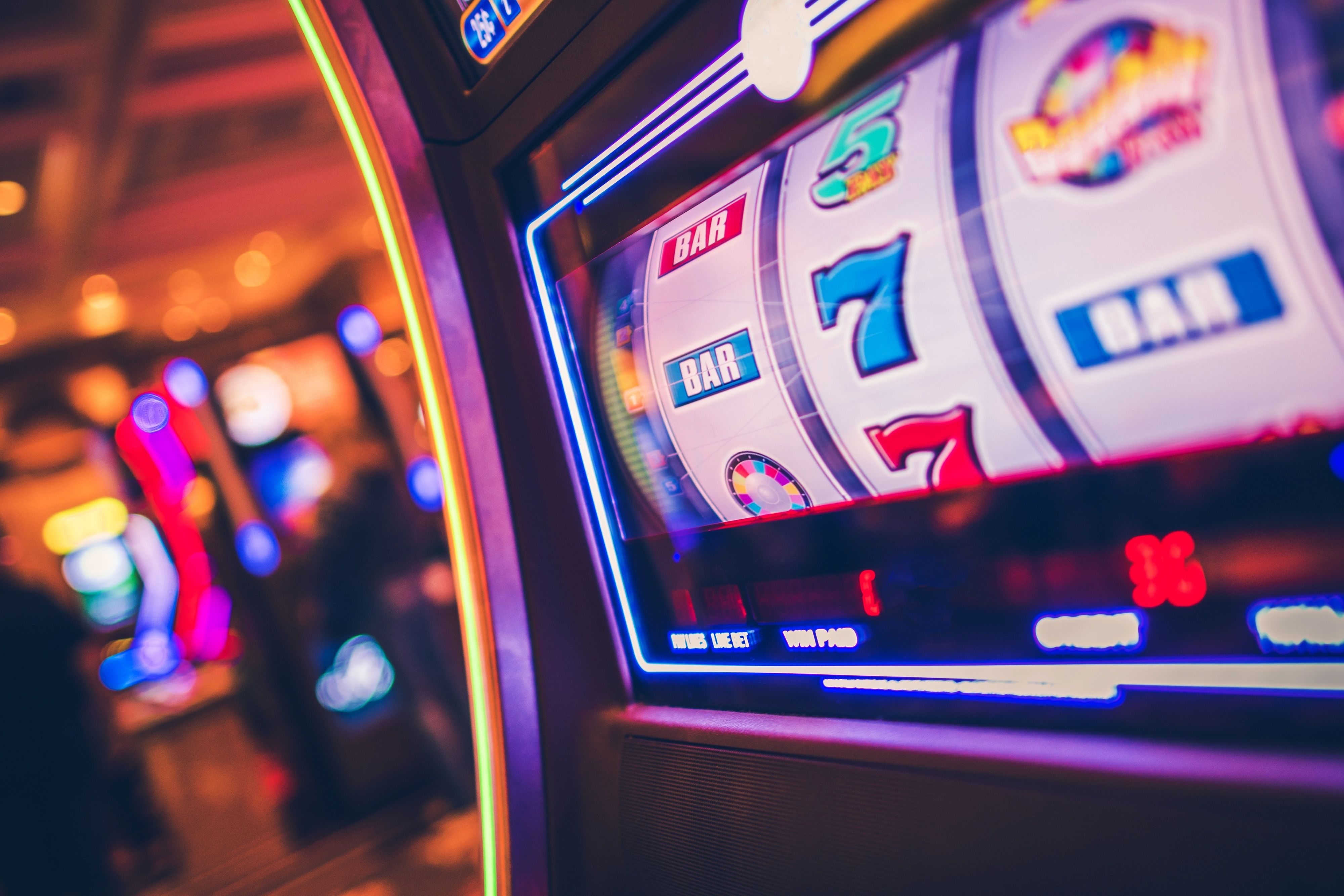 Bonanza Gold slot interface on slotqu88 login platform showing five-reel layout and payline indicators